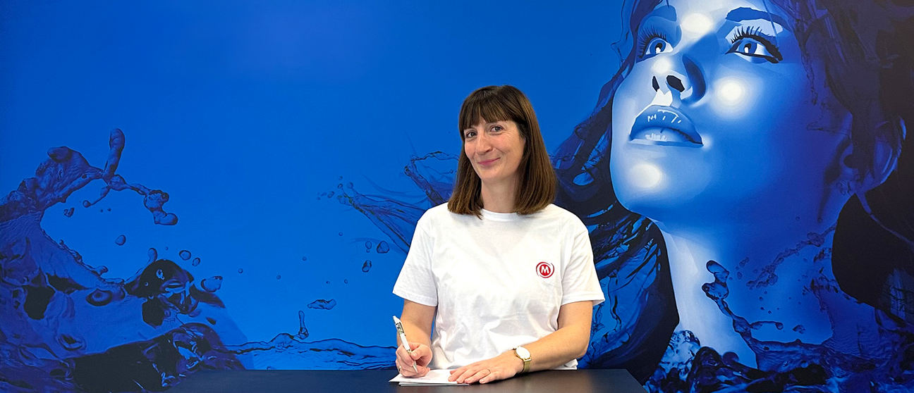 Leuchtwand LED - Kontakt MARTINCOLOR Leuchtwand LED - Kontakt MARTINCOLOR